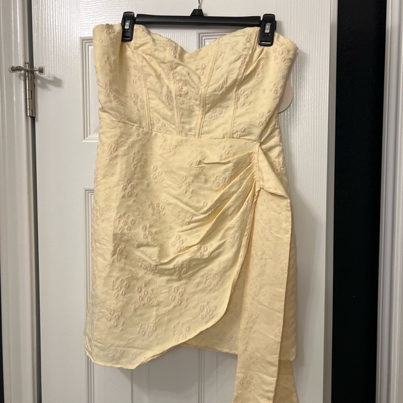 Natalya Floral Strapless Corset Mini Dress - Dusty Yellow - Picture 3 of 3